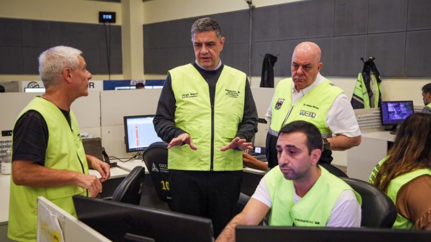 Jorge Macri monitorea el operativo en la Ciudad por la tormenta: “Tenemos a 800 personas trabajando en la calle para poder responder rápido”