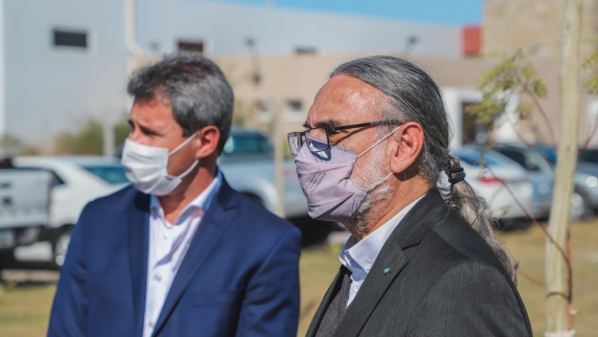 Basterra y el gobernador Sergio Uñac entregaron más de 150 millones de pesos para potenciar la producción en San Juan