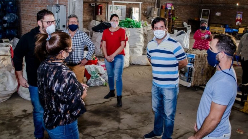 Gobierno trabaja con Barranqueras para unificar su planta de residuos sólidos, el vivero y la huerta comunitaria