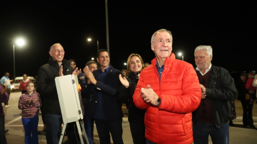 Se iluminaron dos distribuidores del segundo anillo de Circunvalación