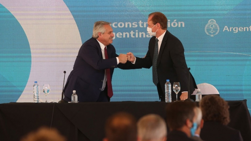 Wado de Pedro acompañó al Presidente en la apertura de ofertas para la remodelación del aeropuerto de Concordia