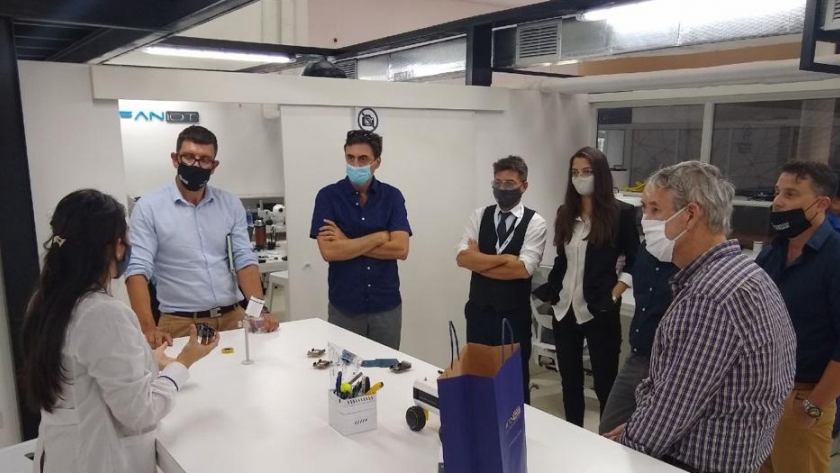 El ministro de industria visitó las instalaciones de FANIOT y coordinó futuras acciones