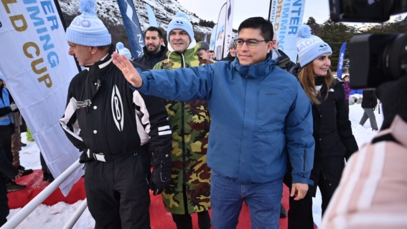 Claudio Vidal apuesta al turismo para potenciar Santa Cruz