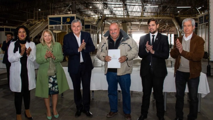 El gobierno fortalece al sector tabacalero