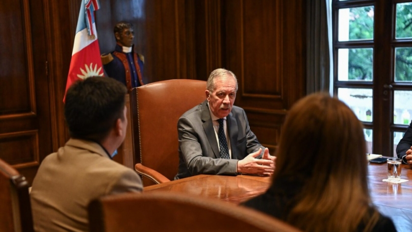 Suárez impulsa medidas para fortalecer el comercio local