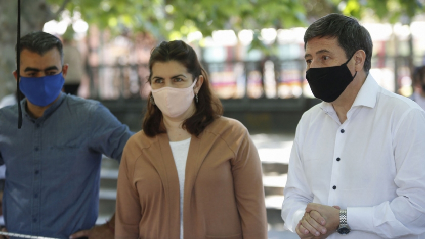 Arroyo y Fernández visitaron el mercado popular en Moreno