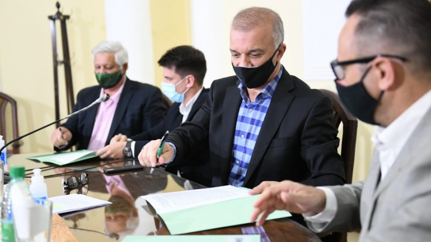 Vicegobernación firmó convenio con el IMES Y APICOFOM sobre Diplomatura Superior en Uso y Construcción Eficiente con Madera