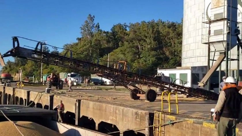 Se realizó un nuevo embarque de cereal desde el Puerto La Paz Márquez