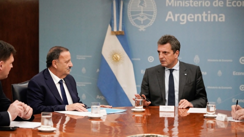 Quintela firmó con Massa un importante convenio por 294 millones de pesos para agricultores familiares