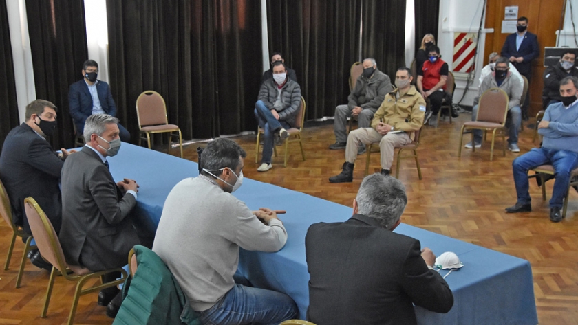 Arcioni recibió a representantes de la pesca para fortalecer los protocolos sanitarios de cara a la temporada estival