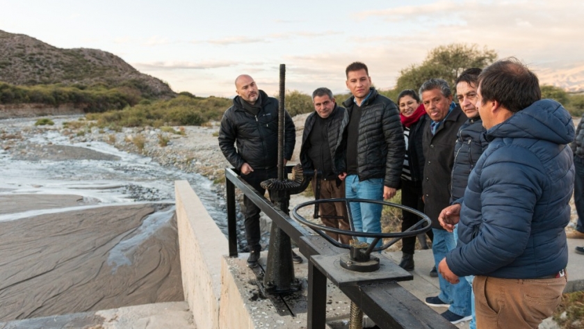 Capitanich supervisó las obras de ampliación de Santana Textil y de la firma Zirka en el parque industrial de Puerto Tirol