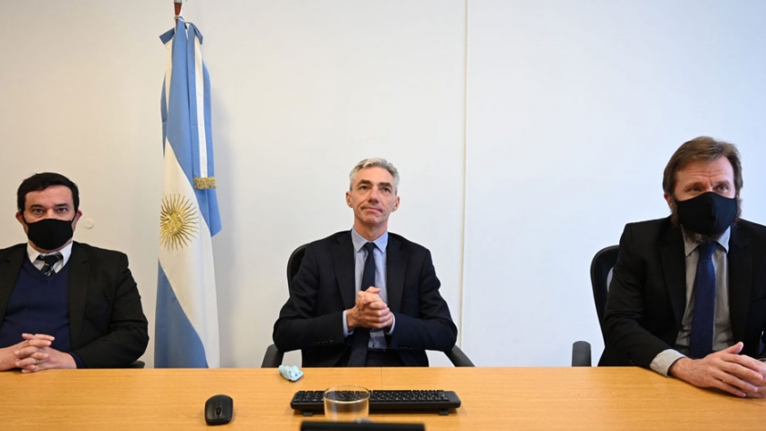Meoni anunció que la Junta de Seguridad en el Transporte investigará el hundimiento del buque 