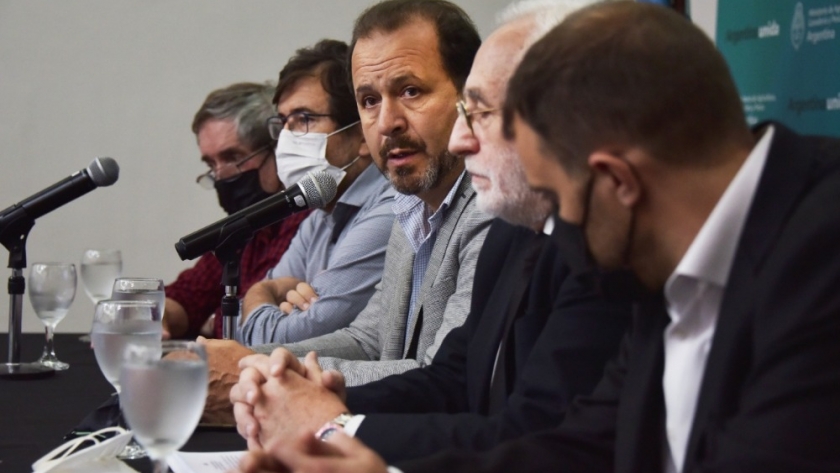 Plan GanAr: Julián Domínguez lanzó la financiación a tasa bonificada para productores ganaderos y la industria de la carne