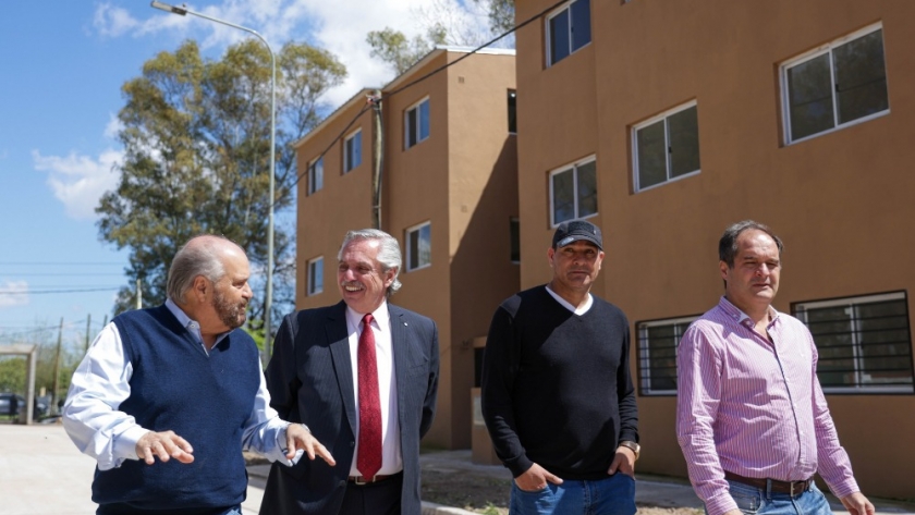 El presidente recorrió 252 viviendas en Ezeiza