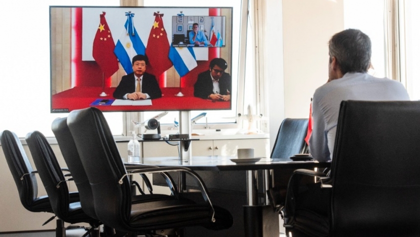 Lammens se reunió con el embajador de China