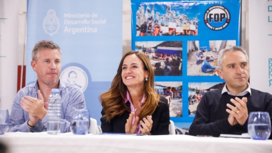 Tolosa Paz y Andrés Larroque encabezaron un encuentro con cooperativistas en La Plata