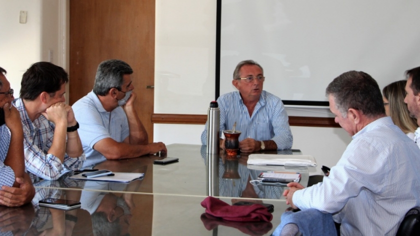 Costamagna recibió a cabañeros de ganado bovino para avanzar en una agenda de trabajo para el sector
