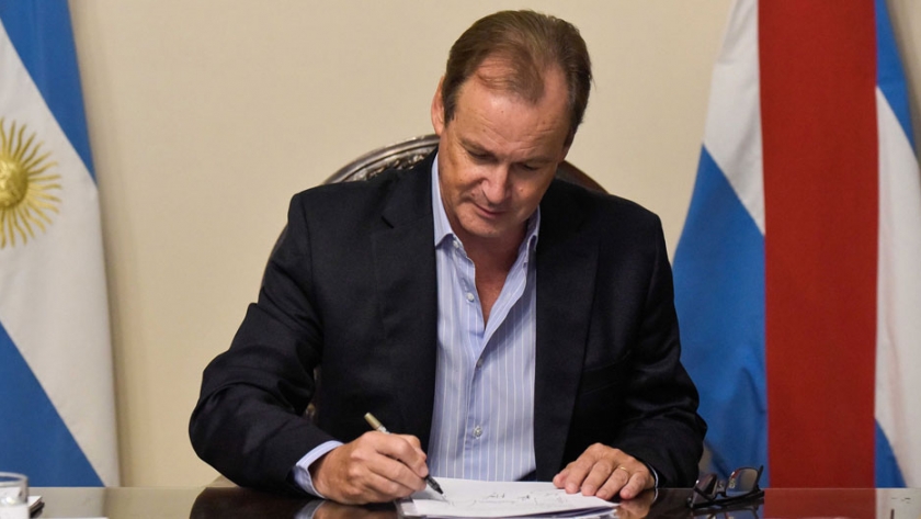 Bordet promulgó la nueva ley apícola para Entre Ríos