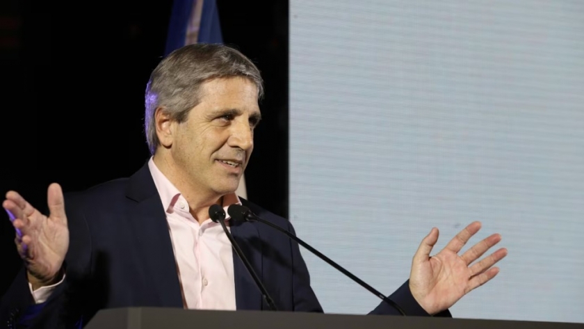 Caputo alienta al agro: promesas de reducción impositiva y la esperanza de un respiro en las retenciones