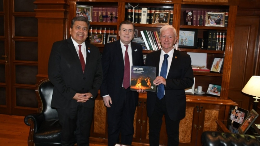 Zamora recibió en Casa de Gobierno al rector universitario Dr. Hugo Juri