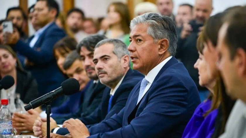 Rolando Figueroa encabeza la licitación para la nueva concesión del Centro de Esquí Chapelco