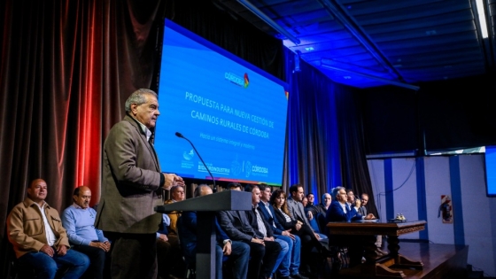 Llaryora impulsa la modernización vial rural en Córdoba con un proyecto de ley y una inversión récord