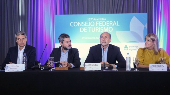 Perotti y Lammens firmaron un convenio para potenciar el turismo social en la provincia de Santa Fe