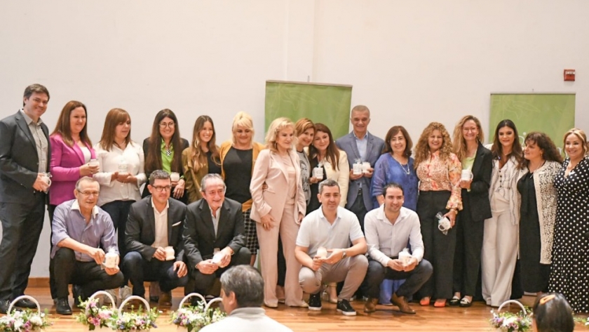 El vicegobernador destacó el rol de las mujeres empresarias en la celebración de la CAMEM