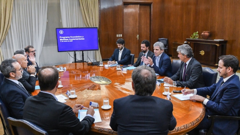 Luis Caputo y los supermercadistas analizaron la desaceleración de la inflación y las políticas de promociones