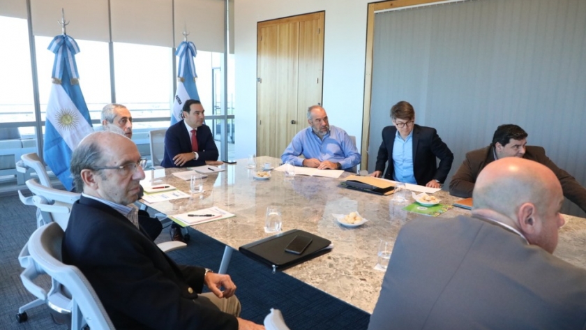 Valdés se reunió con parte de su Gabinete para abordar la Ley de Presupuesto
