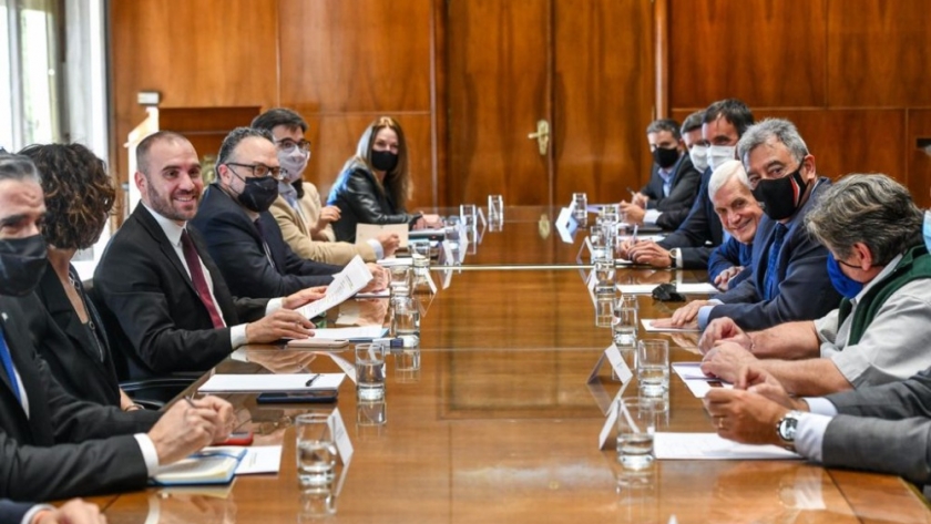 El Gobierno eliminó retenciones a las exportaciones incrementales de la industria automotriz en 2022