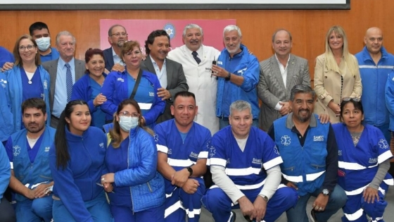 <Sáenz presentó el nuevo Hospital de Emergencias y entregó ambulancias