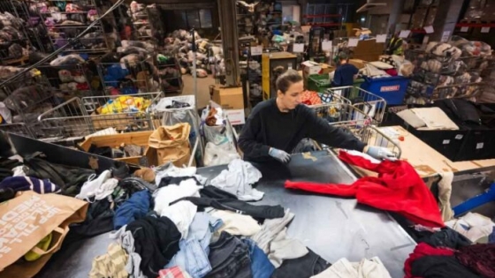 Mientras Suecia se ahoga en ropa descartada, crece la urgencia por adoptar materiales biológicos