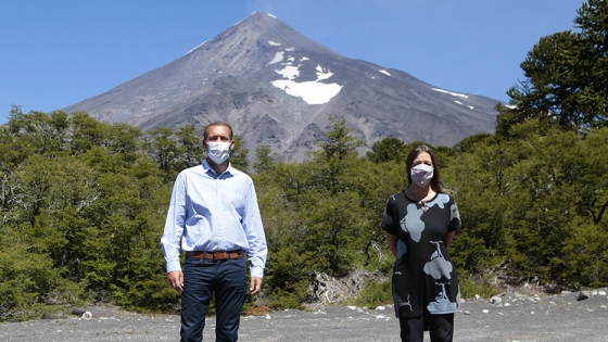 Gutiérrez inauguró el sistema de monitoreo en tiempo real del volcán Lanín