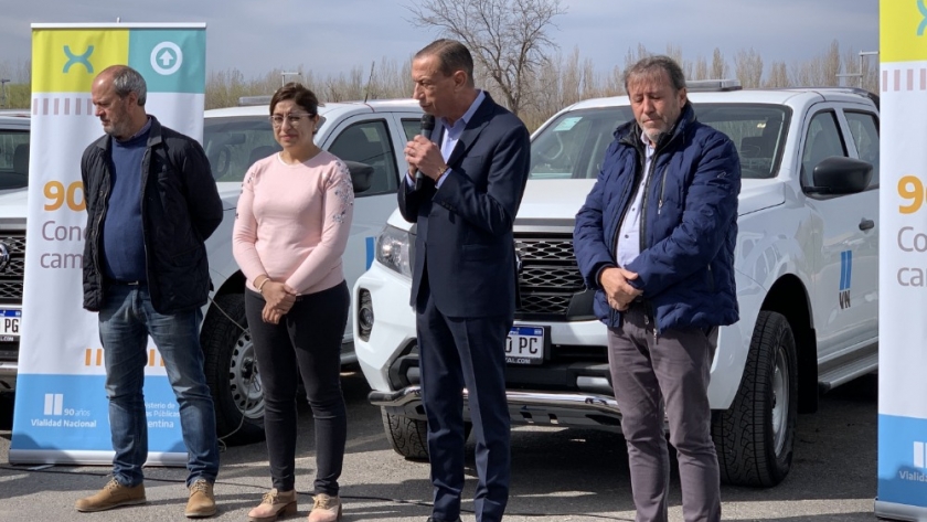 Vialidad Nacional hizo entrega de 20 camionetas 0 km para los distritos de Neuquén, Río Negro, Mendoza y Chubut