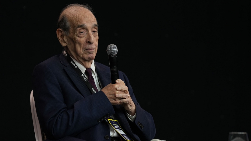 Ricardo Arriazu: “El gran desafío del Gobierno es controlar el dólar y sostener el superávit”