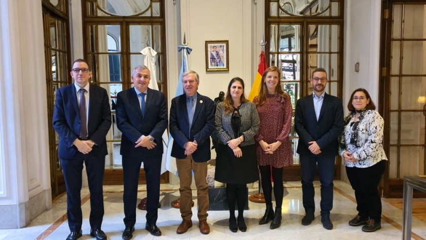 Morales presentó ante inversores españoles el potencial del desarrollo energético jujeño y argentino
