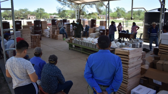 Se inició la entrega de materiales apícolas para Chaco