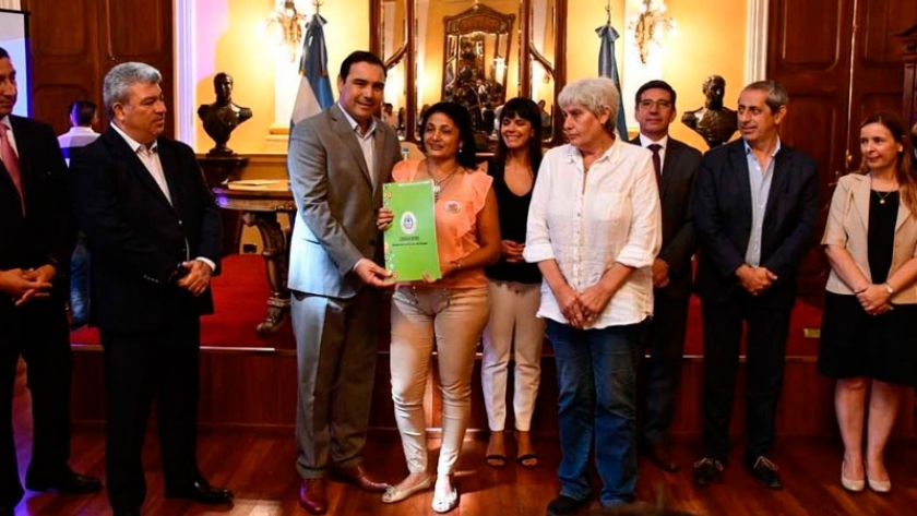 El Gobernador Valdés promueve el fortalecimiento y desarrollo de las organizaciones de la sociedad civil