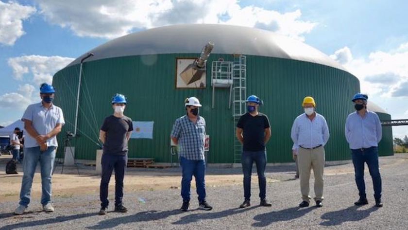 El ministro Rodríguez participó de la inauguración de una planta bioeléctrica en General Alvear