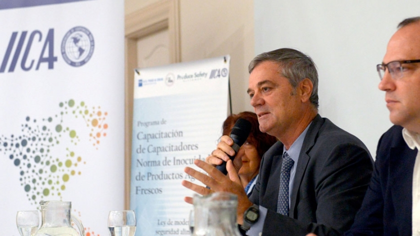 Capacitación sobre los nuevos requisitos para exportar alimentos a los Estados Unidos