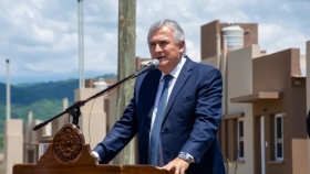 El gobernador Morales entregó 50 viviendas construidas con recursos provinciales