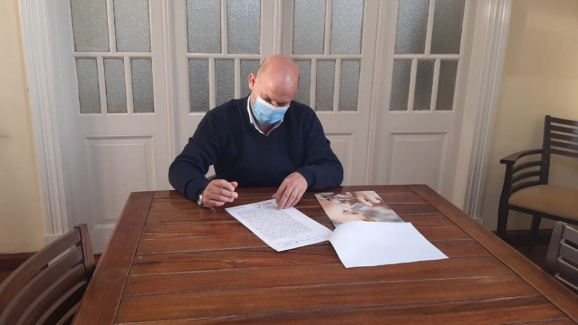 Firma del Programa para el Mantenimiento de Obras Hídricas y Desagües Pluviales en Intendente Alvear