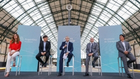 El presidente inauguró la renovación del techo vidriado de la estación de tren de La Plata