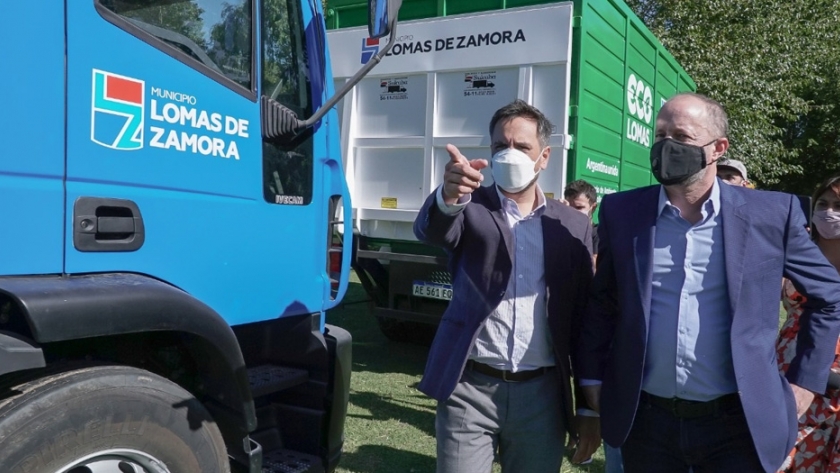 Cabandié e Insaurralde encabezaron el acto de entrega de maquinaria para la gestión de residuos de Lomas de Zamora