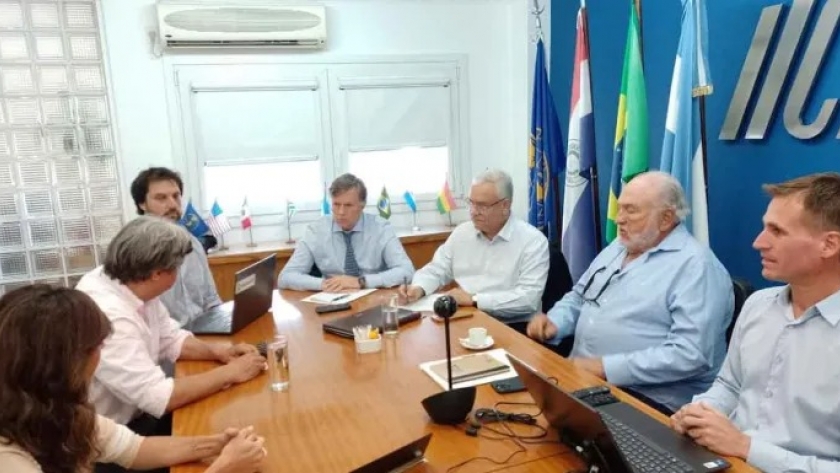 Director General del IICA trata en Argentina profundización de avances en sostenibilidad ambiental de la producción con Secretario de Agricultura y actores del sector privado