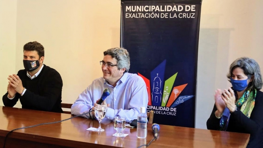 El ministro Rodríguez anunció la construcción de una sala de faena en Exaltación de la Cruz