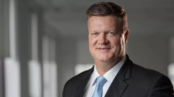 Motorola Solutions lanza etiquetas de inteligencia artificial para informar y proteger al usuario