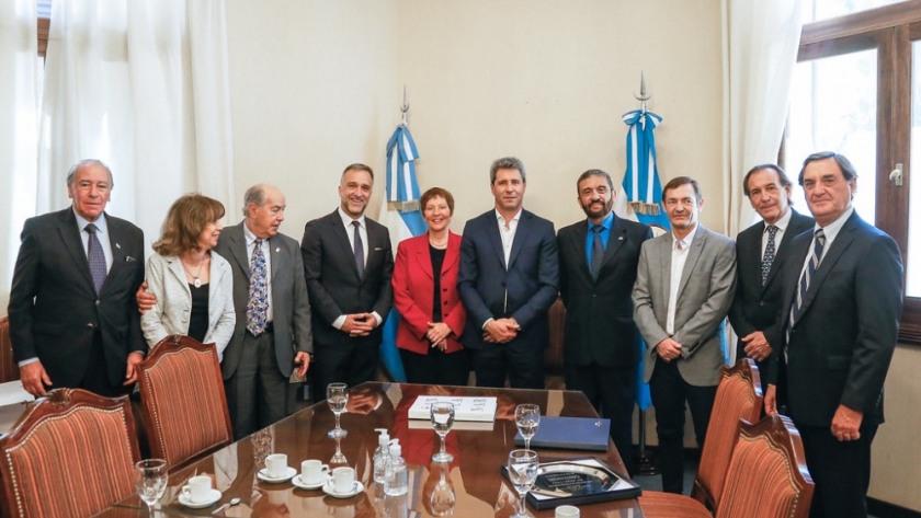 Sergio Uñac recibió a representantes del Cuerpo Consular en Cuyo, reunido por primera vez en San Juan