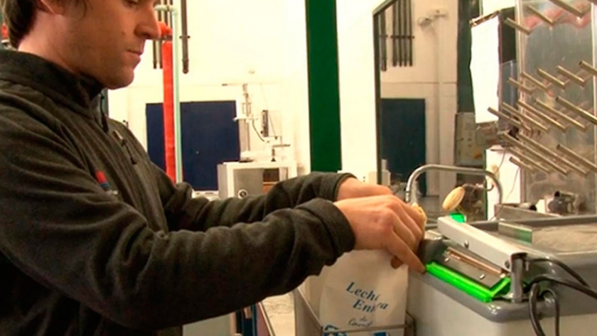 Desarrollan un equipo que pasteuriza leche envasada